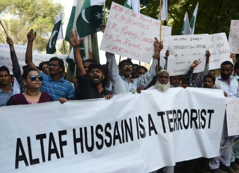 Pakistani protesters shout slogans against Altaf Hussain, the leader of Pakistani political Muttahida Qaumi Movement (MQM) party, during a demonstration in Karachi on August 23, 2016