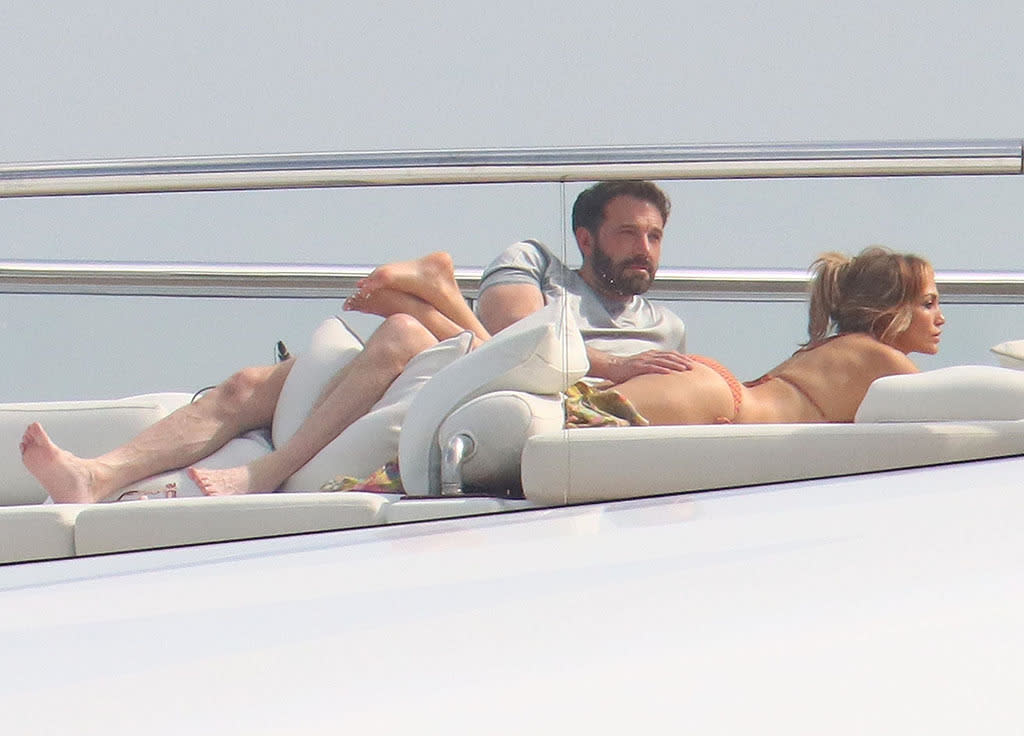 Jennifer Lopez and Ben Affleck bring their PDA to St. Tropez, France! (Photo: Backgrid)