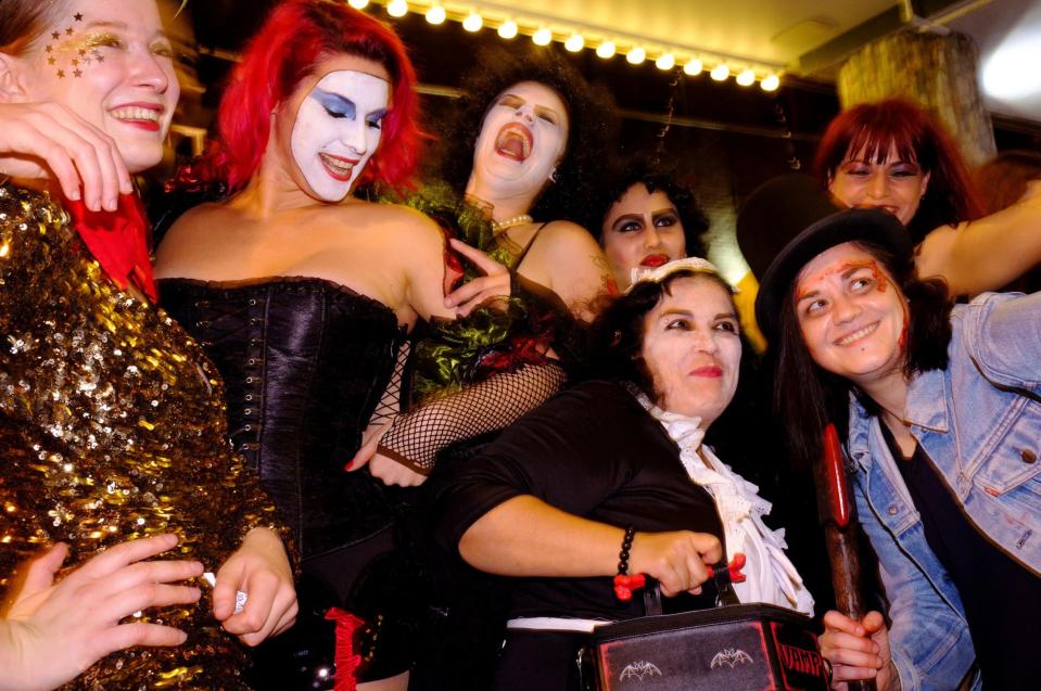 Un espectáculo de canto largo de The Rocky Horror Picture Show en Freedman's Prince Charles Cinema en Leicester Square - Alex MacNaughton/Alamy