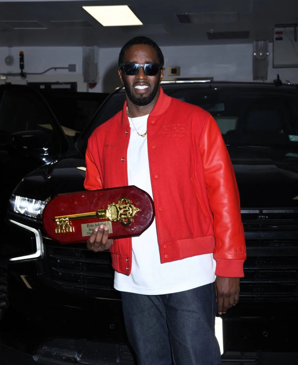 Diddy Combs with his key to New York City