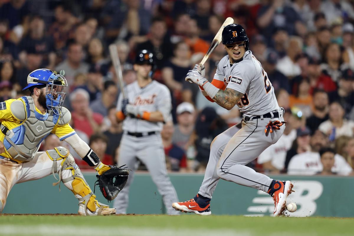 Detroit Tigers' Javy Báez removed from starting lineup an hour