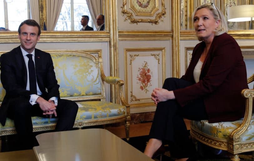 Emmanuel Macron et Marine Le Pen &#xe0; l&#39;Elys&#xe9;e.  - PHILIPPE WOJAZER / POOL / AFP