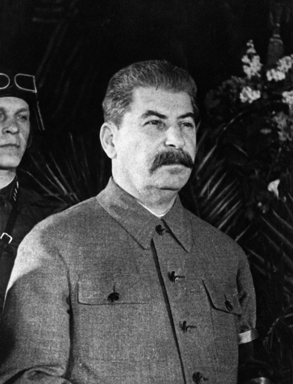 Den fünften, wenn auch etwas umstrittenen Platz belegt laut dem "Time"-Magazin Josef Stalin. Seine Diktatur machte es ihm möglich, nach Belieben über die Wirtschaftskraft der Sowjetunion zu verfügen – was heute immerhin 6,8 Billionen Euro entsprechen würde. (Bild-Copyright: AP)