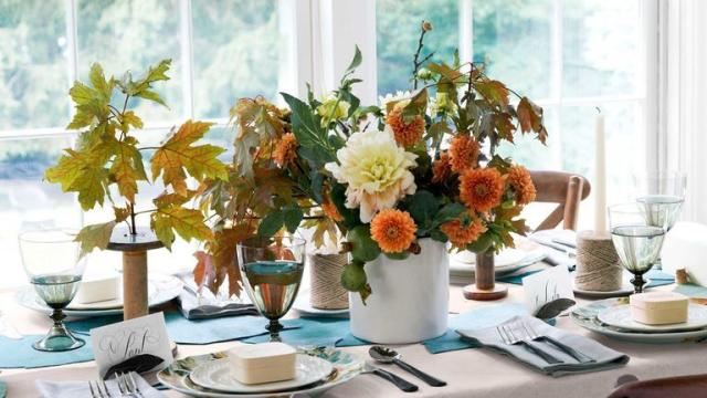 58 Best Thanksgiving Table Setting Ideas and Table Decor for 2022