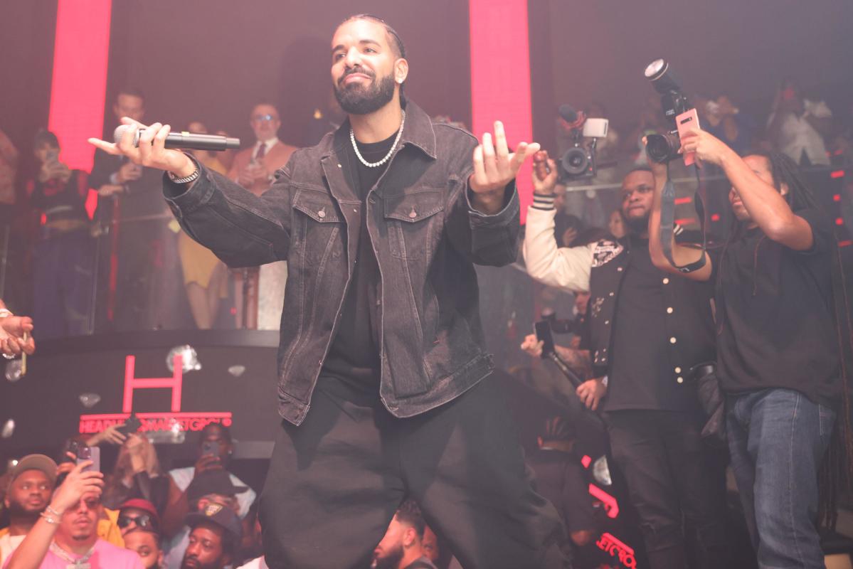 Drake left in shock as another bra gets thrown at him