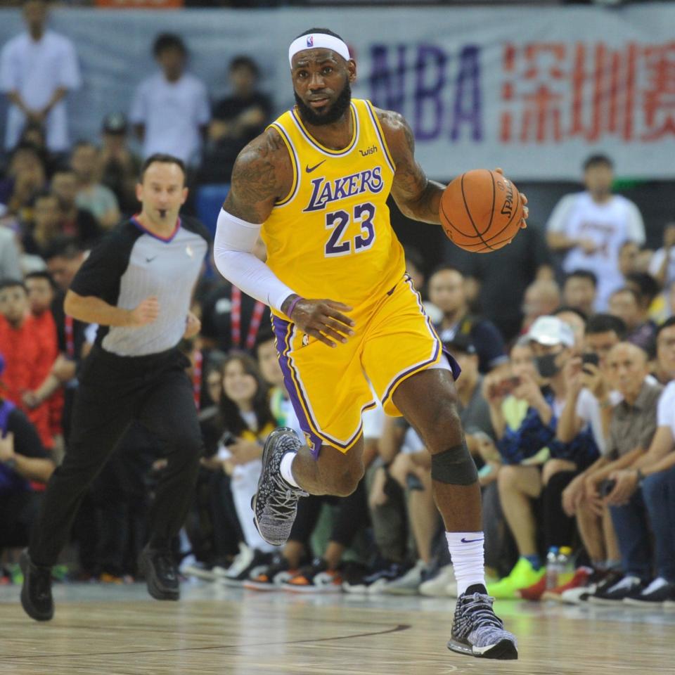 LeBron James in action during a basketball match - Colour China Photo