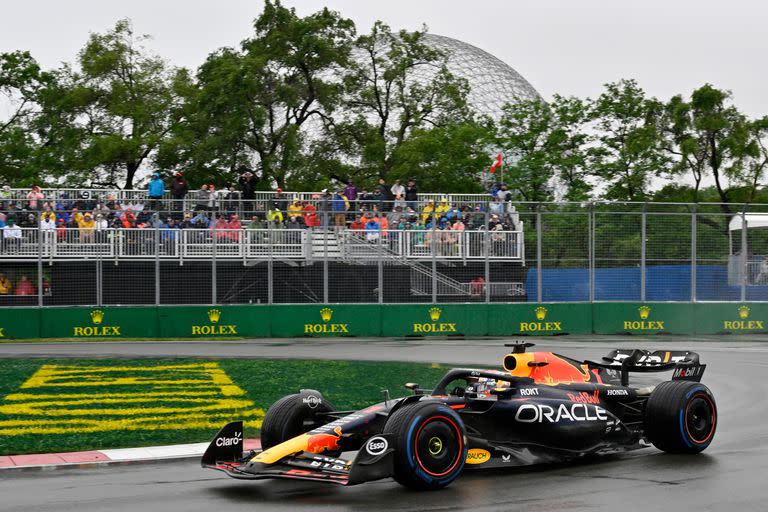 Max Verstappen partirá en la pole position en el Gran Premio de Canadá de Fórmula 1, en Montreal, donde hasta el sábado lluvia fue determinante.
