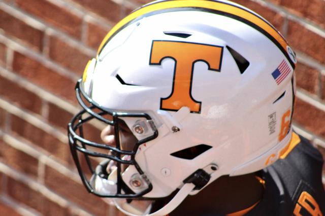 PHOTOS: Tennessee football debuts dark mode helmets versus Kentucky