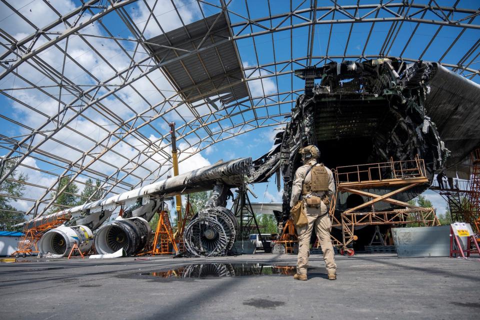 Ukraine military Hostomel airport Antonov An-225