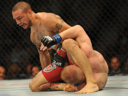 Cub Swanson (L), during his win over Dennis Siver, is one of the many contenders. (USA TODAY Sports)
