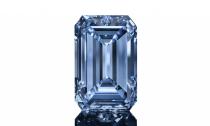 <p>"The Oppenheumer Blue" diamond, a 14.62 carat Fancy Vivid blue emerald cut diamond from a De Beers mine valued at $57.5 million </p>