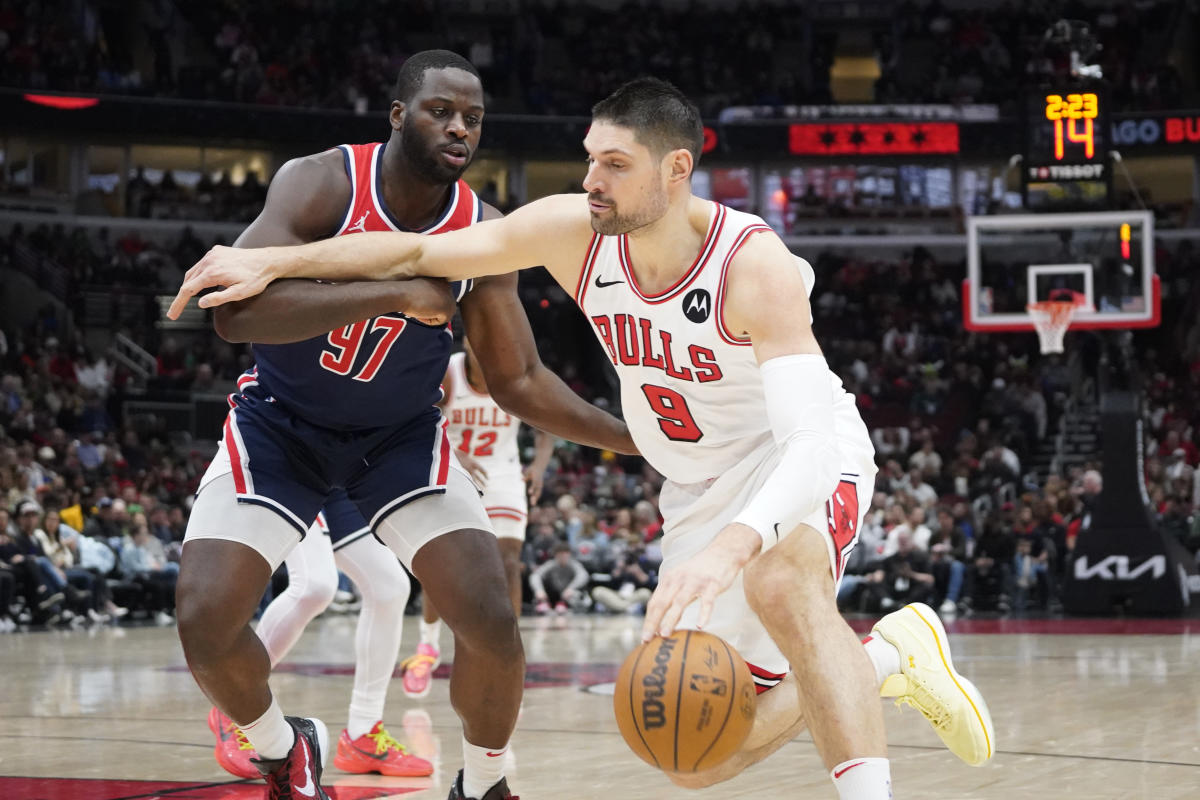 10 observations: Ayo Dosunmu leads Bulls to blowout victory over Wizards - Yahoo Sports