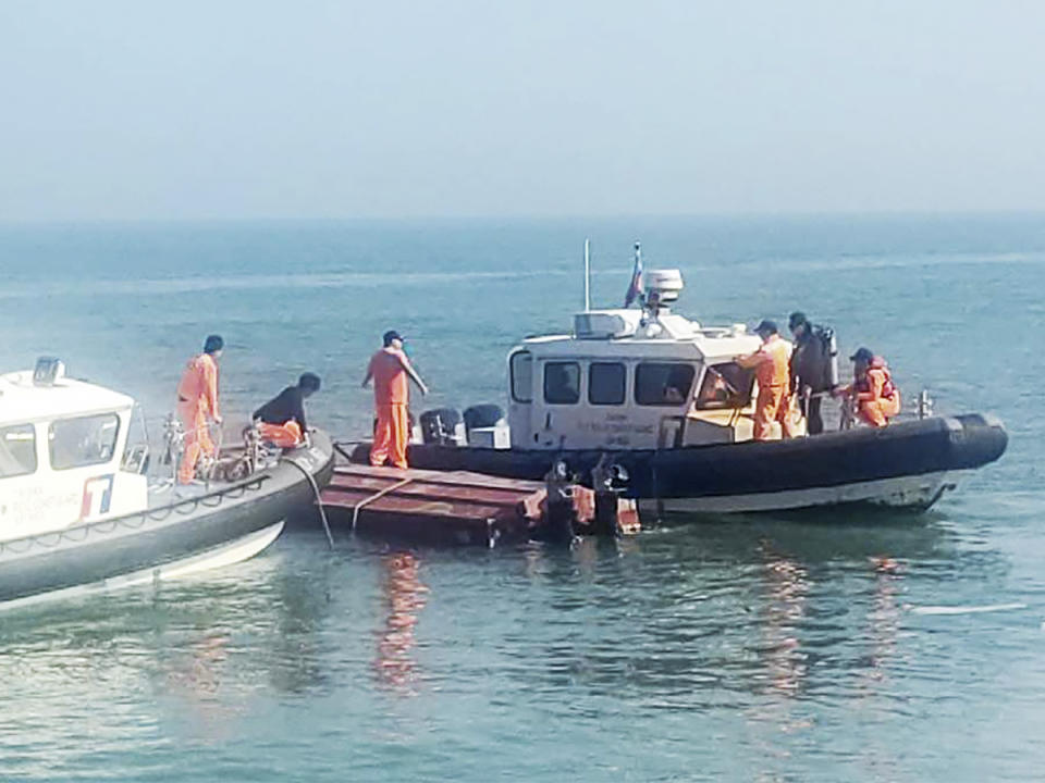 因為海巡追緝導致大陸船艇翻覆傷亡的意外，在對岸海警船也對我觀光遊艇登船臨檢後情勢出現升高的跡象。（圖：金門海巡隊）