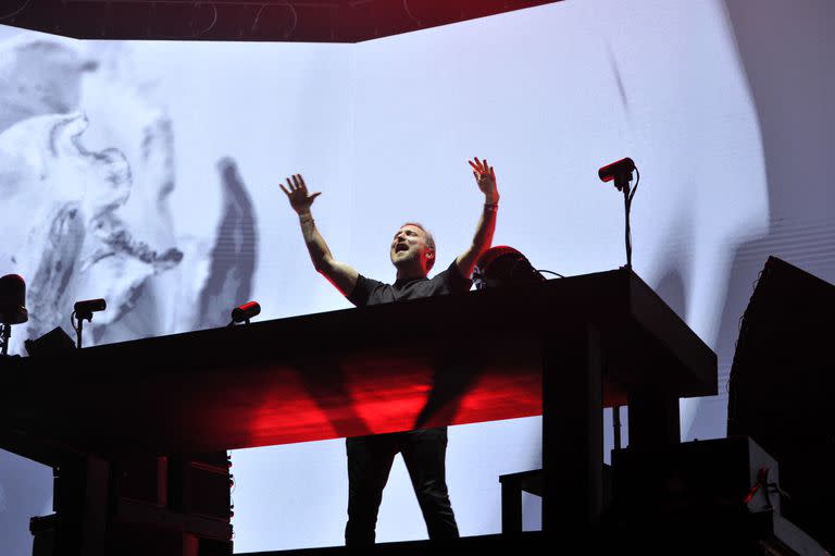 David Guetta se presentó en un Movistar Arena repleto