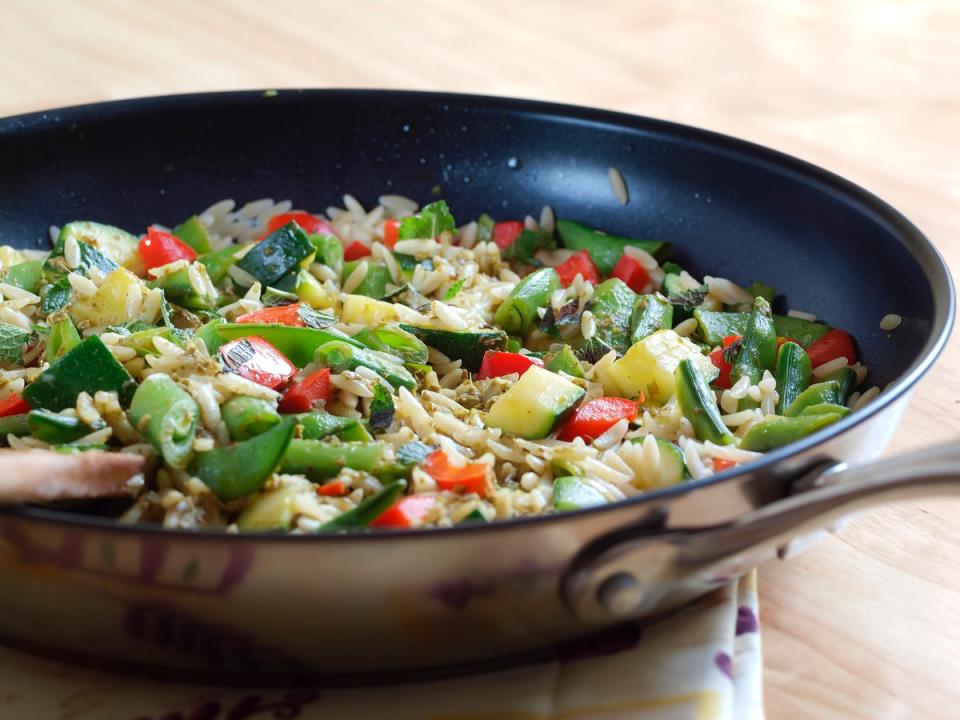 A vibrant yet substantial summer salad (Getty/iStock)