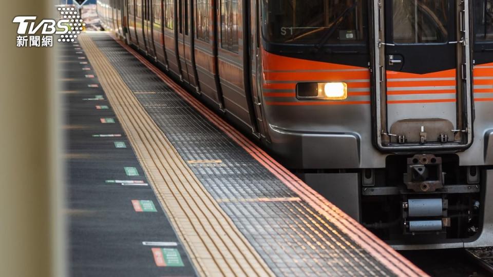 日本30日傳出嬰兒車落軌意外。（示意圖／Shutterstock達志影像）