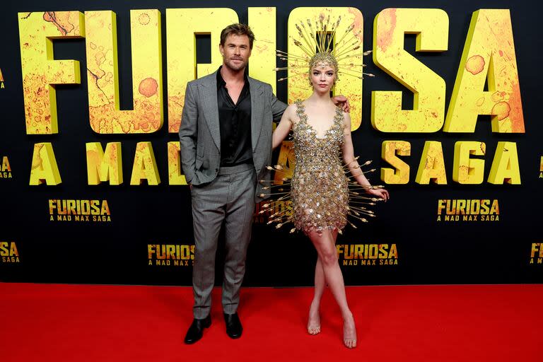 Anya Taylor-Joy, junto a Chris Hemsworth, en la premiere de Furiosa en Sydney, Australia