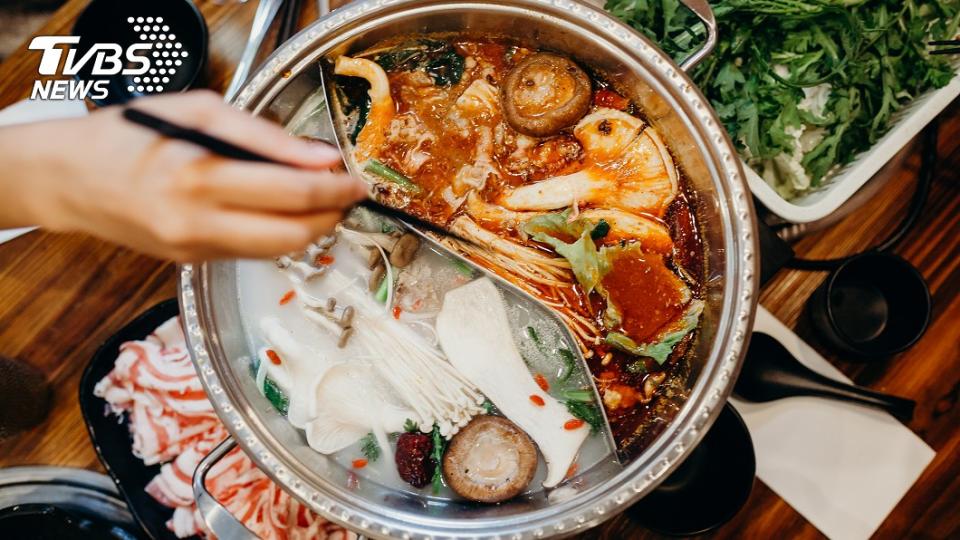 男子因為沒女伴遭禁止進入火鍋店用餐。（示意圖／shutterstock達志影像）