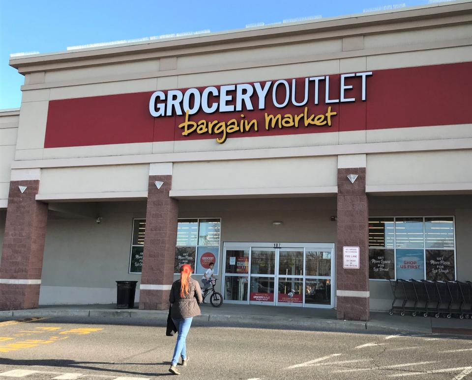 Grocery Outlet Bargain Market opened its second Ohio store on Thursday.