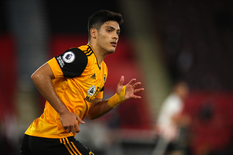 SHEFFIELD, ENGLAND - SEPTEMBER 14:  Raul Jimenez of Wolverhampton Wanderers during the Premier League match between Sheffield United and Wolverhampton Wanderers at Bramall Lane on September 14, 2020 in Sheffield, United Kingdom. (Photo by Robbie Jay Barratt - AMA/Getty Images)