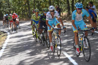<p>Su éxito en el Giro fue el inicio de su rivalidad con Aru, que tuvo otro episodio en la Vuelta a España y dejó patente el mal rollo dentro del equipo. El italiano se llevó aquella ronda y el español una etapa antes de abandonar el Astana en busca de nuevos retos en solitario. (Foto: Tim de Waele / Getty Images).</p> 