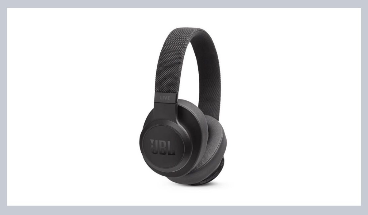 These headphones will help you unplug. (Photo: Walmart)