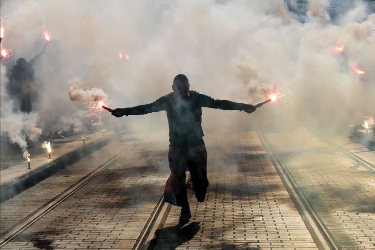 Una manifestación contra la reforma jubilatoria del gobierno francés en Niza. (Photo by Valery HACHE / AFP)