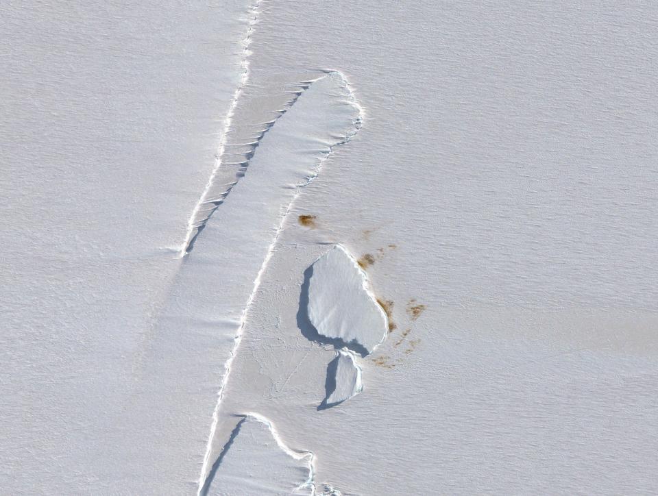 New colonies of emperor penguins have been discovered in Antarctica (BBC/2018 DIGITALGLOBE, A MAXAR COMPANY)