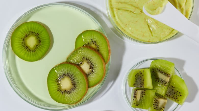 Kiwi slices and other kiwi products