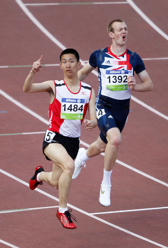 25年前在男子4x100米接力賽上奪金的香港殘奧運動員蘇樺偉，都可以授權命名。