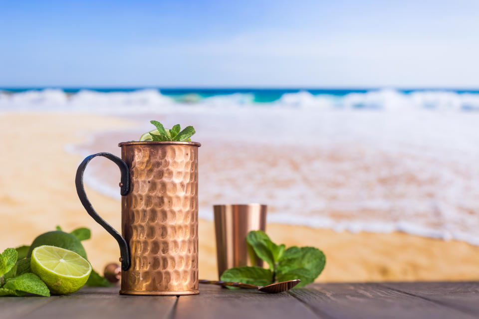 La frescura del Moscow Mule lo convierte en un cóctel idóneo para el verano. Foto: Getty Creative