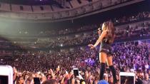 <p>Según un testigo, Ariana terminó su última canción y dijo: “Gracias Manchester” antes de abandonar el escenario, cuando de pronto se escuchó la terrible explosión. </p>