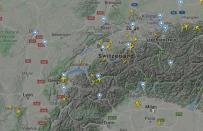 También el tráfico aéreo en Suiza era desolador. Estas imágenes demuestran que el sector de la aviación está siendo uno de los más damnificados por la pandemia mundial del coronavirus. (Foto: <a href="http://www.flightradar24.com/40.02,-0.53/6" rel="nofollow noopener" target="_blank" data-ylk="slk:FlightRadar24;elm:context_link;itc:0;sec:content-canvas" class="link ">FlightRadar24</a>).