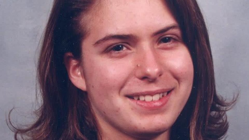 Guylaine Potvin, a 19-year-old junior college student, was found dead in her apartment in Jonquière, Que., in April 2000. (Submitted by Sûreté du Québec - image credit)