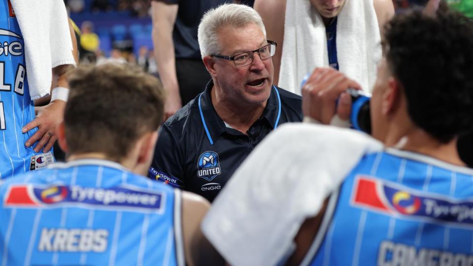 Dean Vickerman (centre).