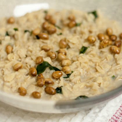 Oatmeal with Soy Nuts and Wakame Seaweed