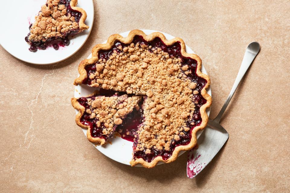 Blueberry Crumble Pie