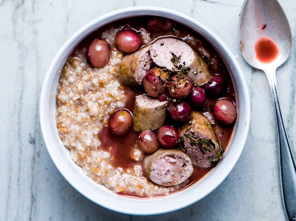 Alt-Grain Porridge with Sausages and Grapes