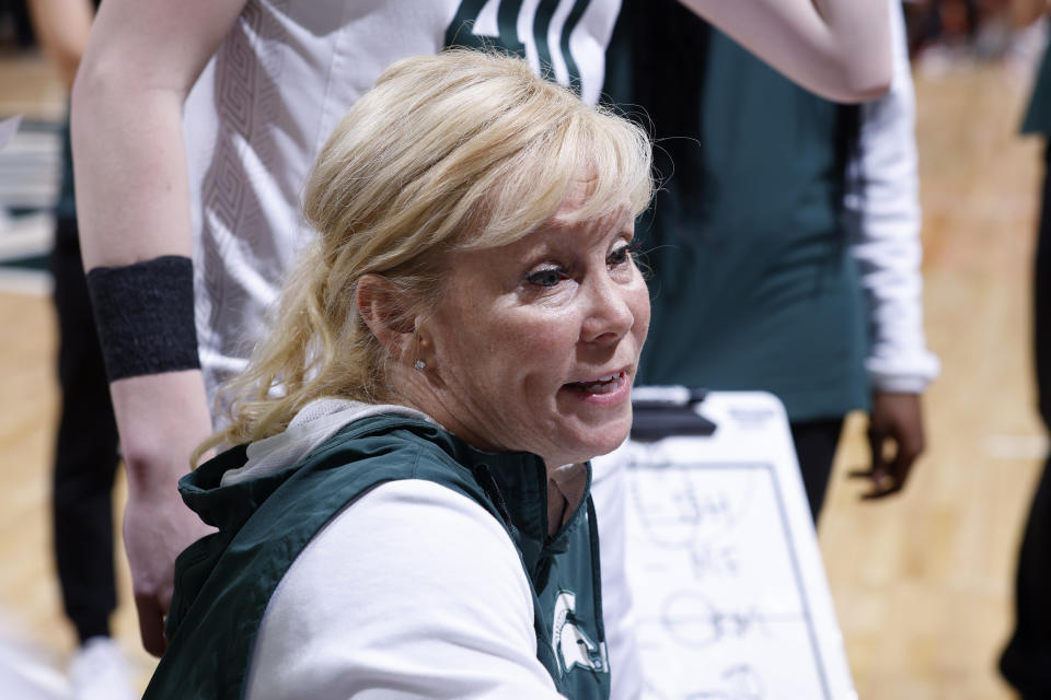 Michigan State coach Suzy Merchant talks to players during the second half of the team's NCAA college basketball game against Indiana on Thursday, Dec. 29, 2022, in East Lansing, Mich. Michigan State won 83-78. (AP Photo/Al Goldis)