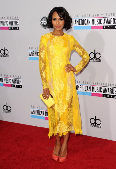 Kerry Washington arrives on the 2012 American Music Awards red carpet.