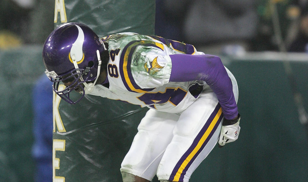 Another Giants-Vikings game on a Monday, with Randy Moss on site