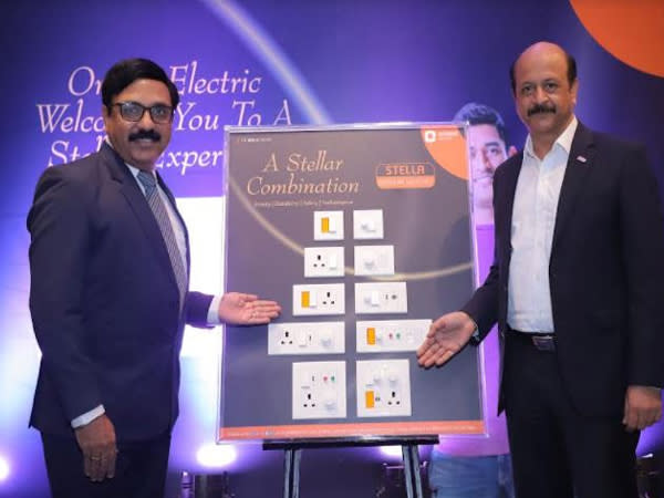 L-R: Puneet Dhawan, Exec. VP, Orient Electric and Rakesh Khanna, MD & CEO