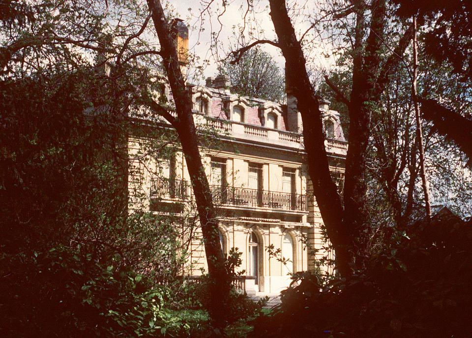 PARIS, FRANCE:  File picture dated April 1986 showing the villa of the Duke of Windsor in Paris. (Photo credit should read MICHEL CLEMENT/AFP via Getty Images)