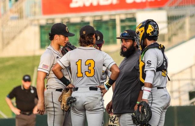 Sunset's Mendoza and Varela's Collazo are the Miami-Dade Baseball Coaches  of the Year