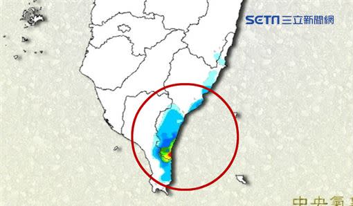 圖上的唯一紅點（雨量最大值）就落在「飛鼠一號」發射處！（圖／翻攝自中央氣象局）
