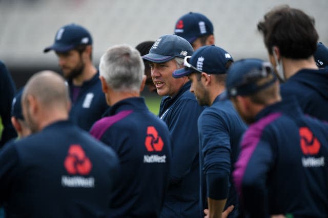 England coach Chris Silverwood, centre