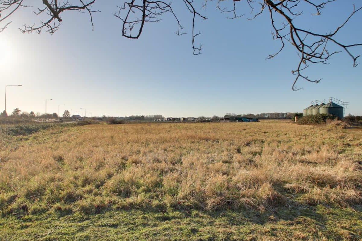 The silos come with an acre of farmland (Hockeys)