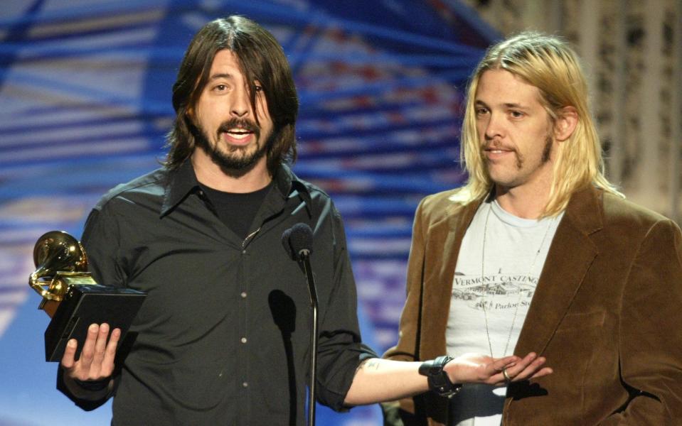 Dave Grohl and Taylor Hawkins at the 2004 Grammy Awards - Reuters