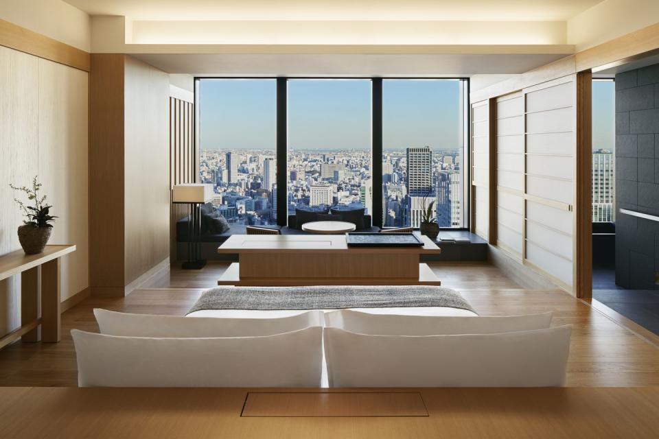 2) Stay at the Aman Tokyo