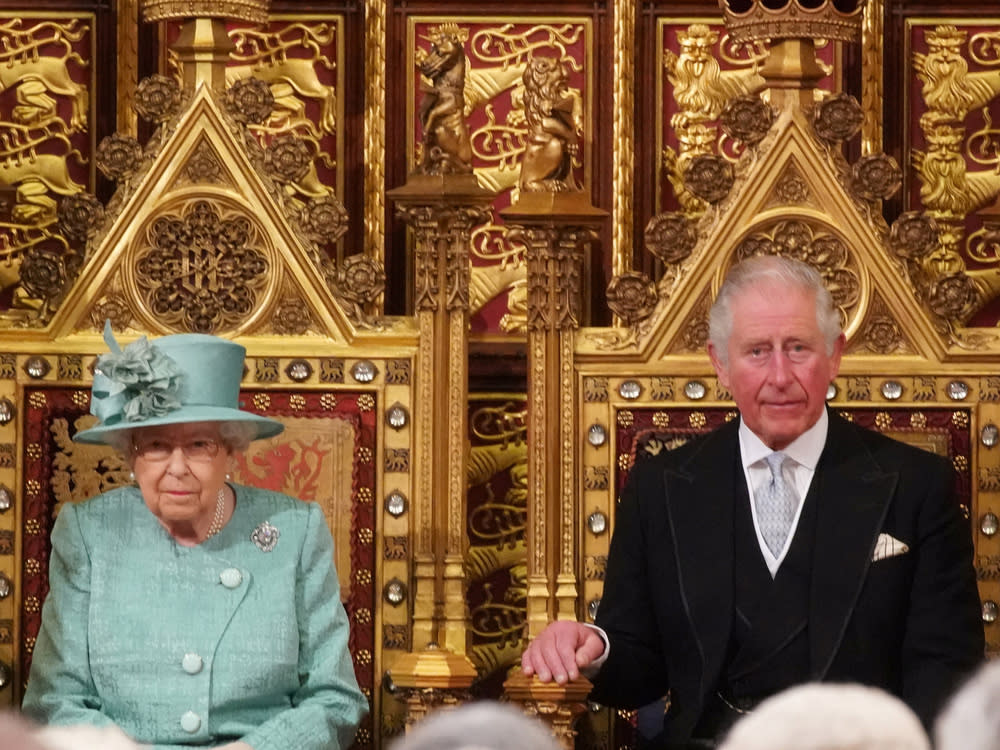 Queen Elizabeth II. und Prinz Charles. (Bild: imago images/PA Images)